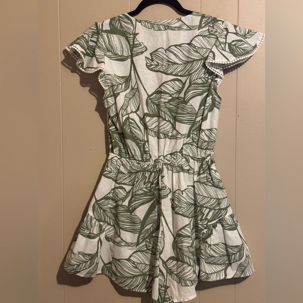 NWT AAKAA Women small Green‎ Leaf Print Tie  Romper TRAVEL BOHO BEACHY TROPICAL - Picture 3 of 10